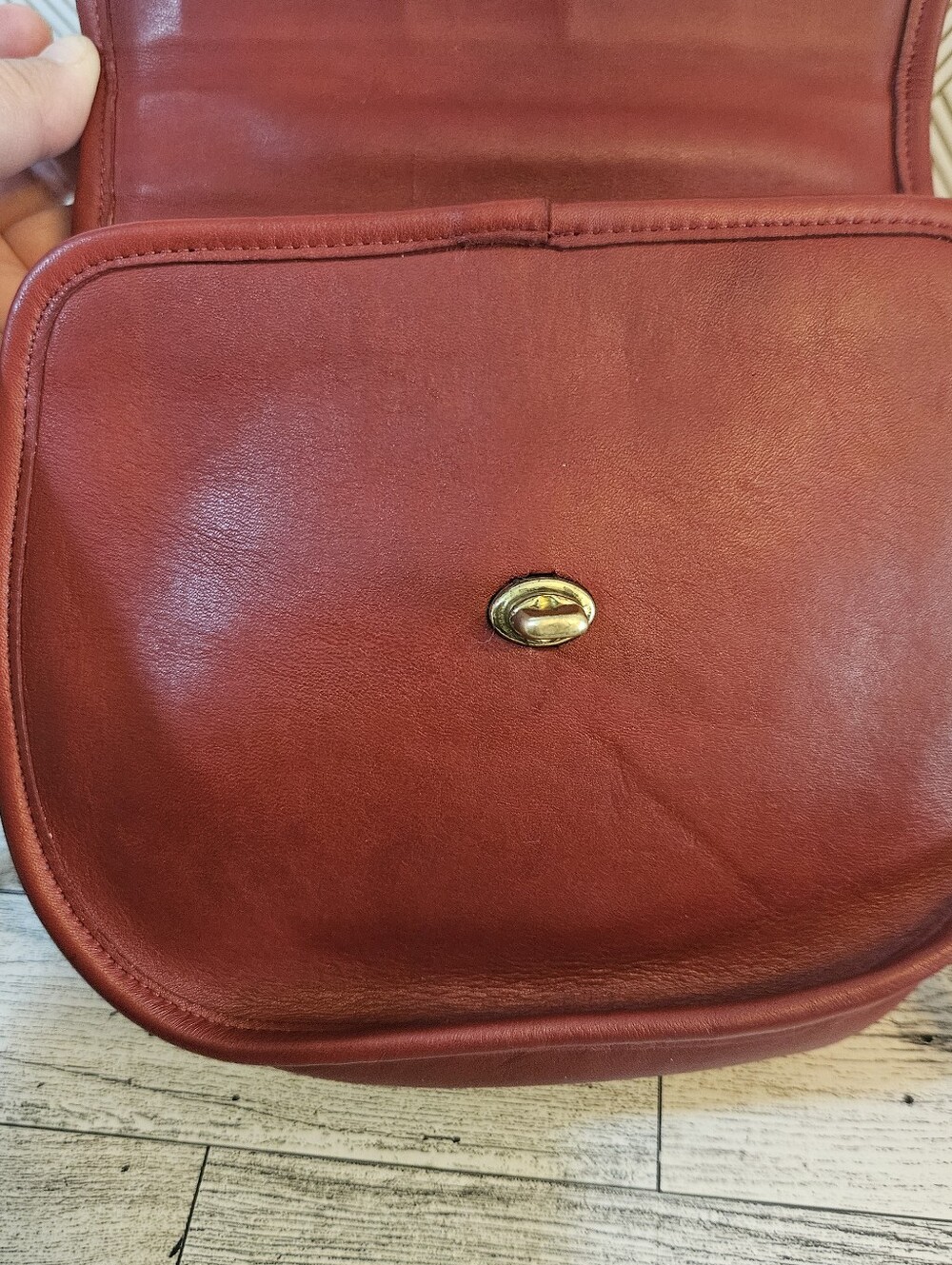 Vintage 1994 Coach Bella Court Bag 9957 Top Handle Cross Body Made in USA Red - Picture 7 of 11